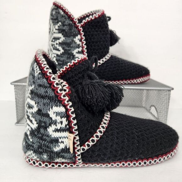MukLuks Booties  A LA Mode Womens Size 7to 8 Black Knit Sherpa Cozy Slippers - Picture 10 of 10